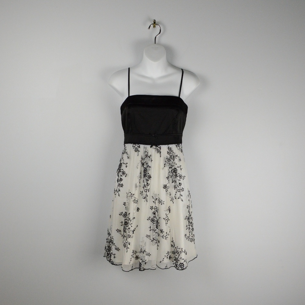 Shimmer Black & White Floral Mini Dress sz 7